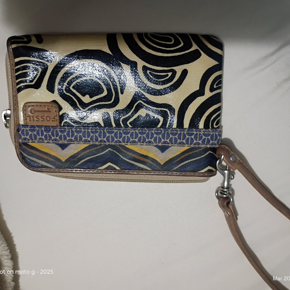 Fossil Cream and Navy Patterned Coated Canvas Wristlet